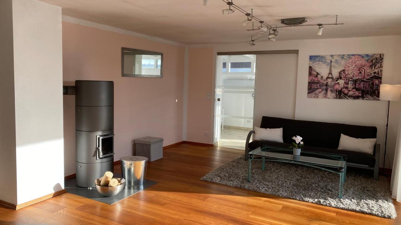 Fewo Luxus Wohnung Im Eigenen Ferienhaus, 120 Qm, Naehe Regensburg Mit Balkon, Terrasse & Garten, Gute Zuganbindung Laber Exteriör bild