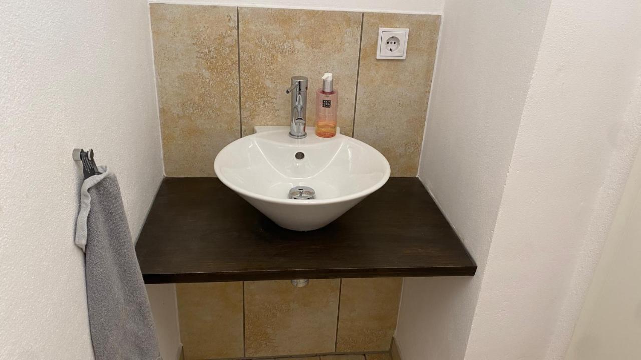 Fewo Luxus Wohnung Im Eigenen Ferienhaus, 120 Qm, Naehe Regensburg Mit Balkon, Terrasse & Garten, Gute Zuganbindung Laber Exteriör bild