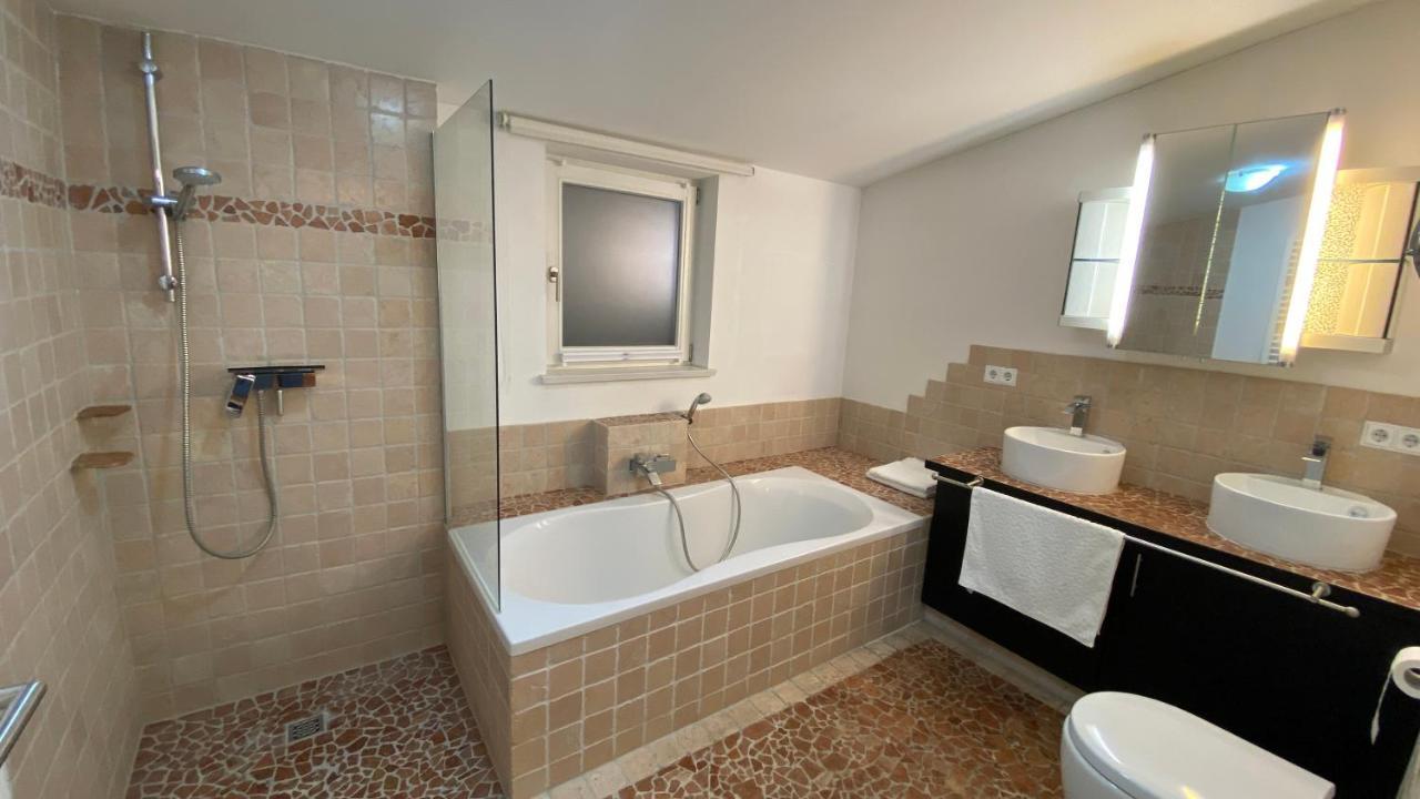 Fewo Luxus Wohnung Im Eigenen Ferienhaus, 120 Qm, Naehe Regensburg Mit Balkon, Terrasse & Garten, Gute Zuganbindung Laber Exteriör bild